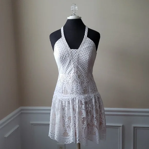 Lilly Pulitzer Adella Dress NWT Exotic Lace eyelet size 4 dress new with tags - Picture 1 of 11